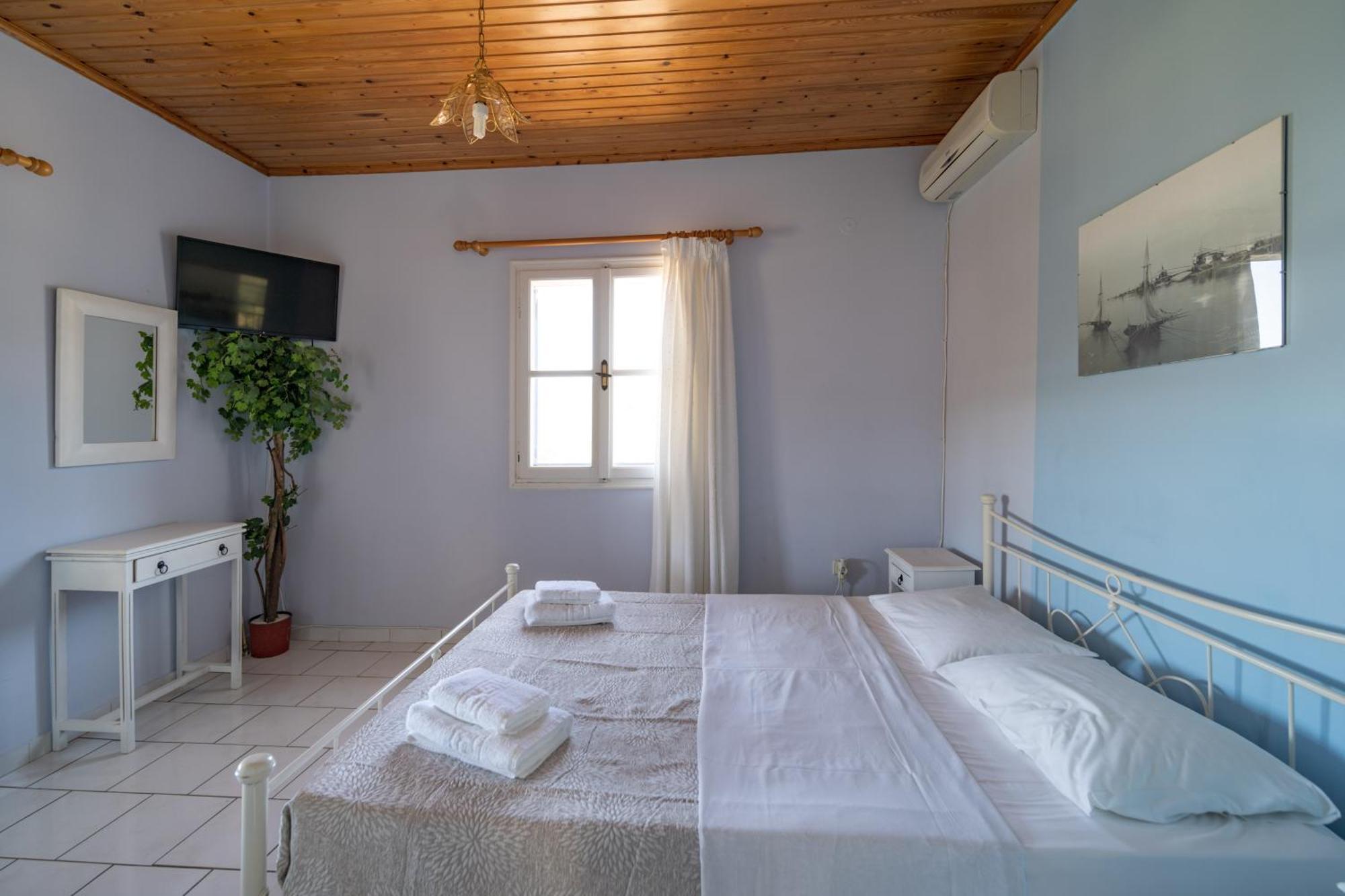 Philyra Appartments Agia Pelagia  Room photo